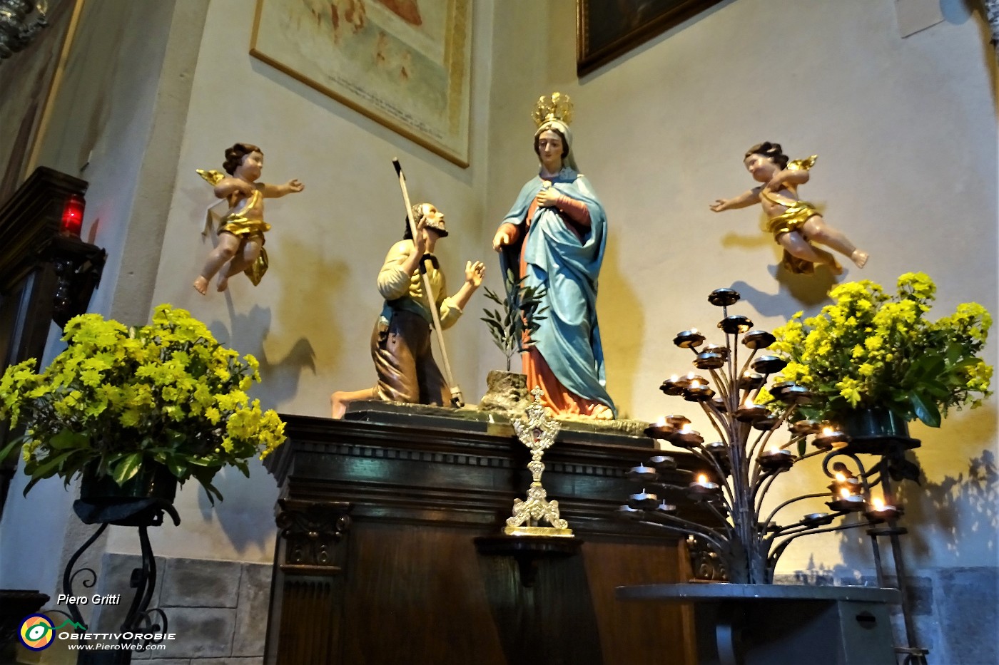 94 Chiesa superiore, statua Madonna dell'apparizione.JPG